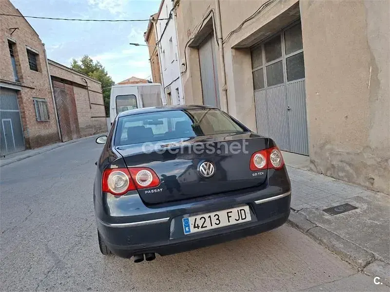 Usado VW Passat Advance 110 CV (80 kW) 2007 Azul Berlina