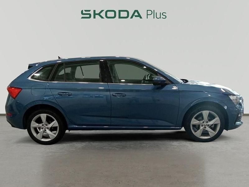Usado Skoda Scala Ambition 115 CV (84 kW) 2021 Azul Utilitario