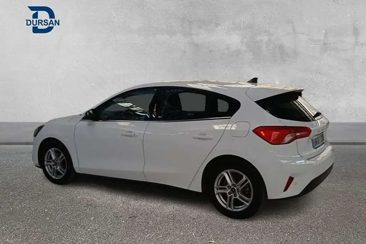 Usado Ford Focus Trend 95 CV (69 kW) 2021 Blanco Utilitario