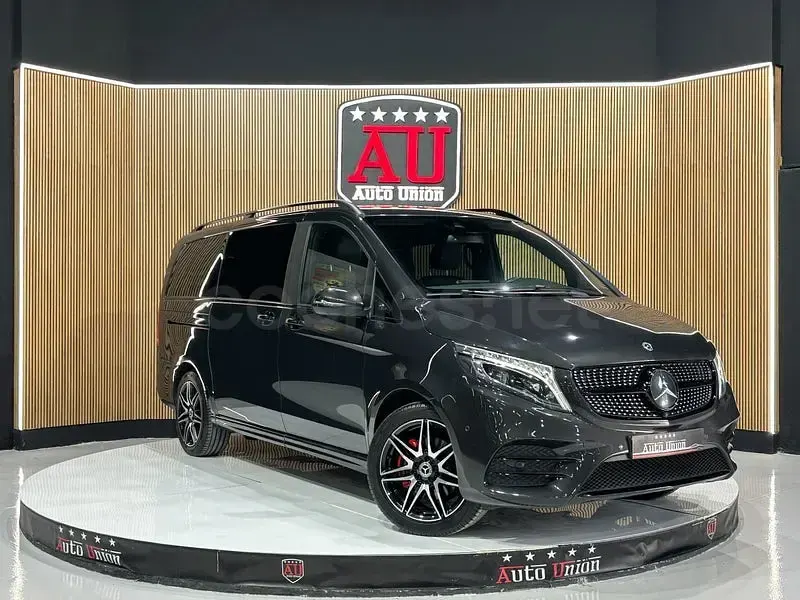 Usado Mercedes V300 Exclusive 239 CV (175 kW) 2022 Gris / plata Monovolumen