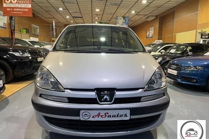 Usado Peugeot 807 109 CV (80 kW) 2006 Plateado Monovolumen
