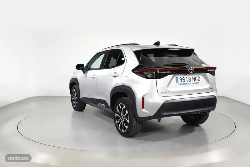 Usado Toyota Yaris Cross Active 130 CV (95 kW) 2025 Gris SUV