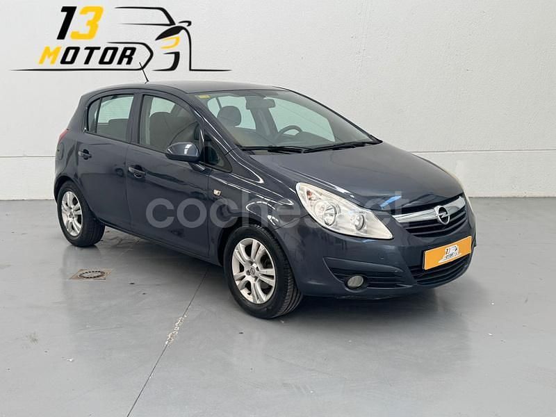 Usado Opel Corsa Essentia 85 CV (62 kW) 2010 Gris / plata Berlina