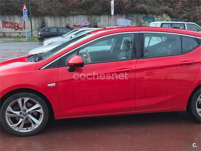 Usado Opel Astra Dynamic 136 CV (100 kW) 2016 Rojo Berlina