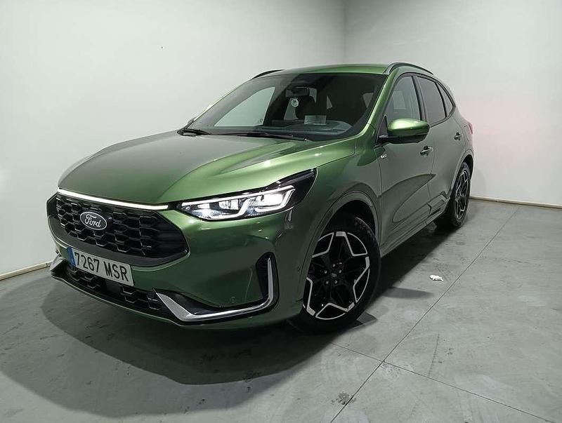 Usado Ford Kuga ST-Line 179 CV (131 kW) 2024 Verde SUV
