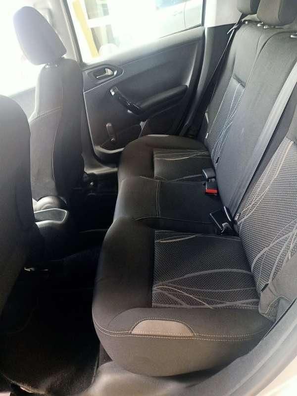 Usado Peugeot 208 Style 68 CV (50 kW) 2014 Utilitario