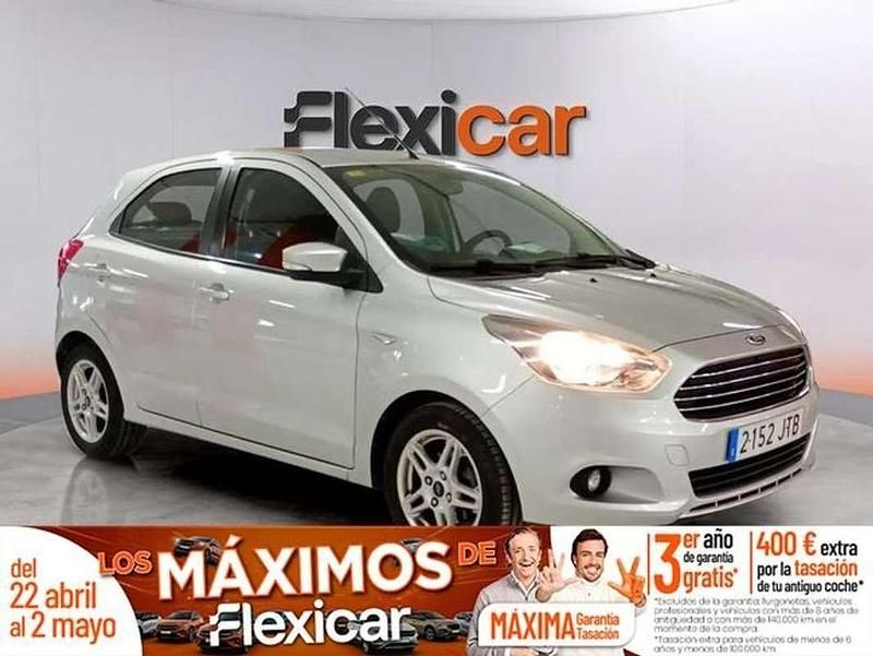 Usado Ford Ka Plus 69 CV (50 kW) 2016 Gris Utilitario