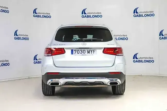 Usado Mercedes GLC300e 320 CV (235 kW) 2020 Gris SUV