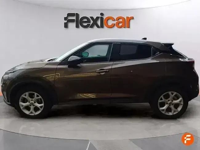 Usado Nissan Juke Acenta 114 HP (83 kW) 2022 Castanho SUV