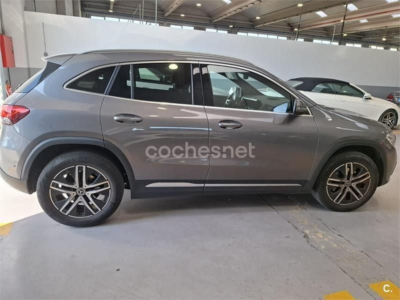 Usado Mercedes GLA200 156 CV (114 kW) 2020 Gris / plata SUV