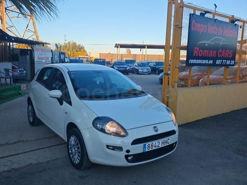 Usado Fiat Punto Lounge 77 CV (56 kW) 2012 Blanco Berlina