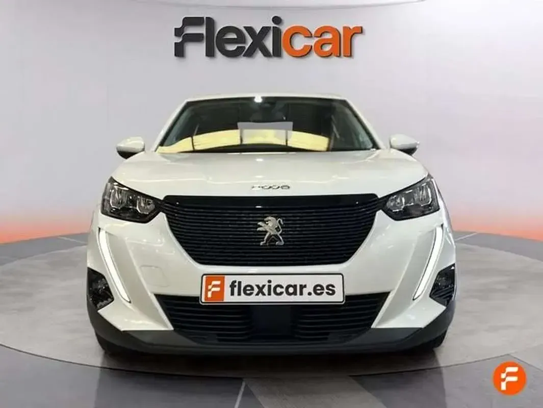 Usado Peugeot 2008 Active 110 CV (80 kW) 2021 Blanco SUV
