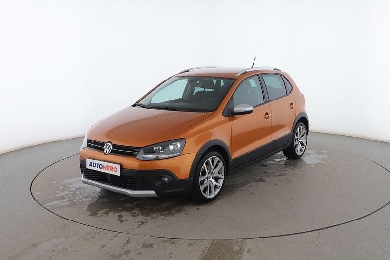 Usado VW Polo Cross 90 CV (66 kW) 2016 Naranja Utilitario