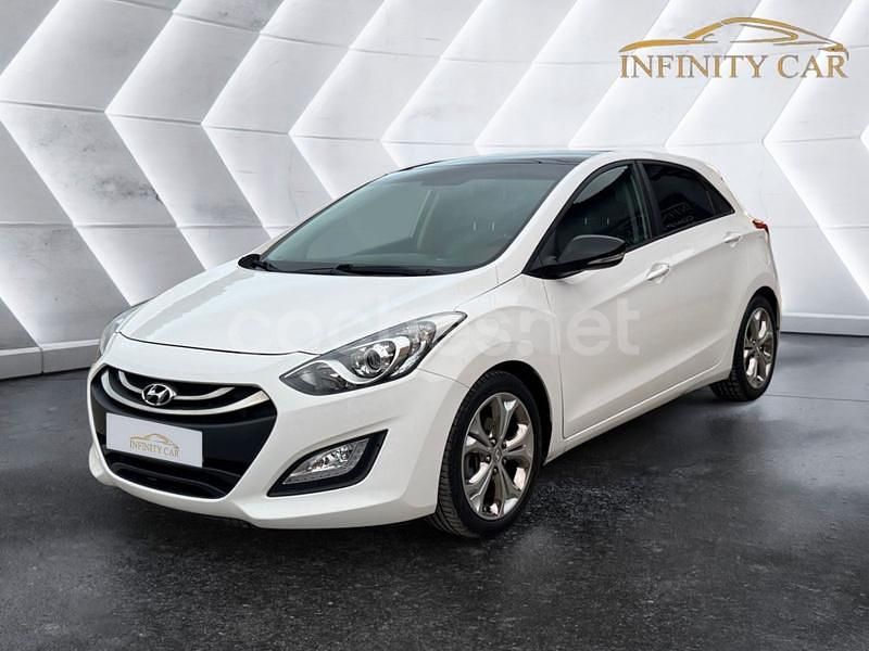 Blanco Usado 2014 Hyundai i30 Berlina | 9999 € (Precio justo) - Imagen 1/4