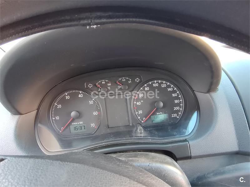 Gris / plata Usado 2007 VW Polo Edition Berlina | 4000 € (Precio justo) - Imagen 1/2