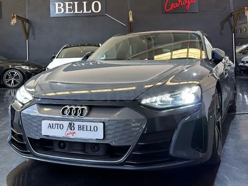 Usado Audi e-tron GT quattro Sport 350 kW (476 CV) 2021 Eléctrico Berlina