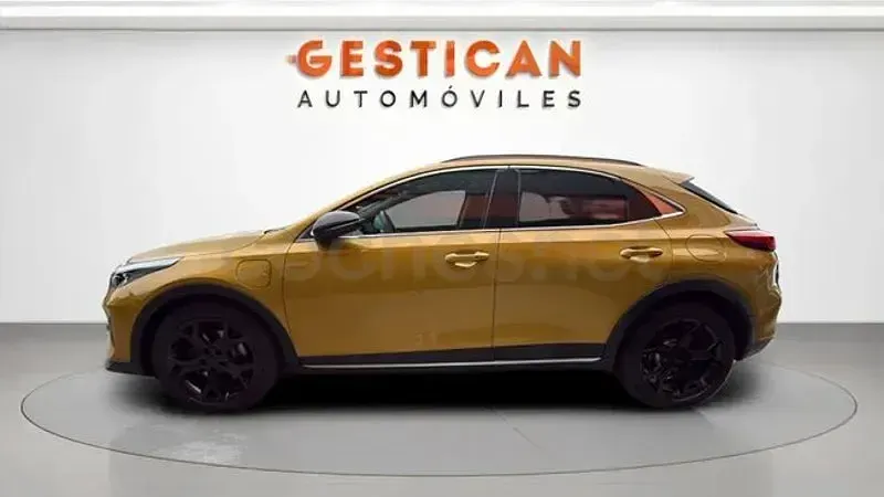 Usado Kia XCeed 141 CV (103 kW) 2022 Amarillo SUV