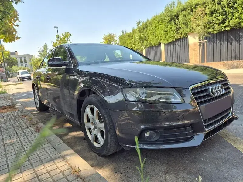 Usado Audi A4 143 CV (105 kW) 2010 Negro Berlina