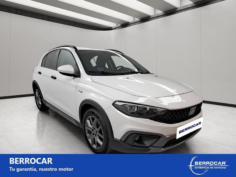 Usado Fiat Tipo 100 CV (73 kW) 2022 Blanco Familiar