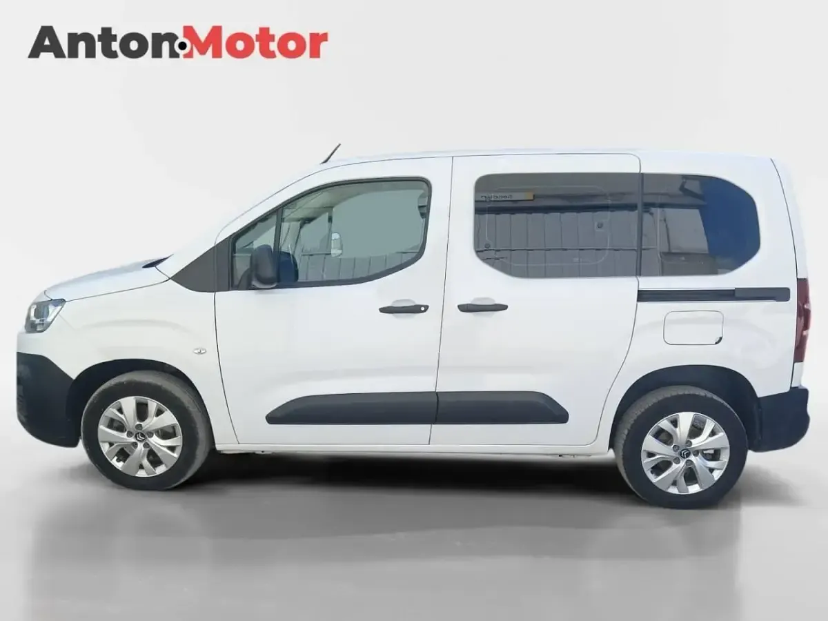 Usado Citroën Berlingo Business Class 102 CV (75 kW) 2023 Blanco Monovolumen