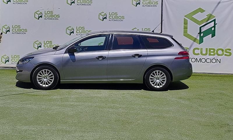 Usado Peugeot 308 Allure 110 CV (80 kW) 2015 Gray Utilitario