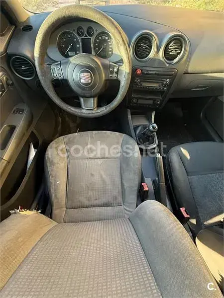 Usado Seat Ibiza 70 CV (51 kW) 2007 Gris / plata Utilitario