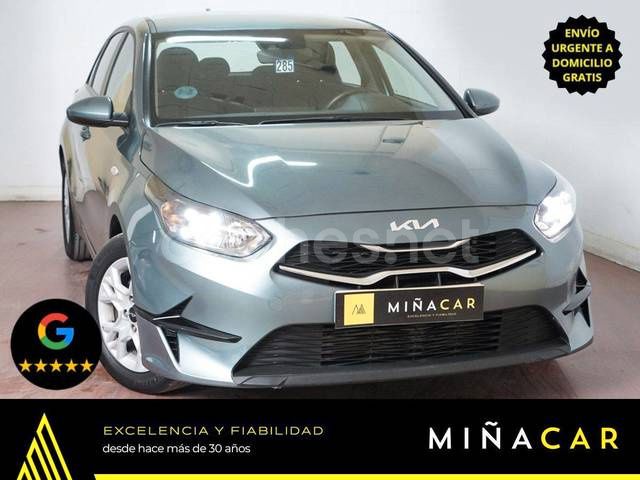 Azul Usado 2024 Kia Ceed Berlina | 17.250 € (Precio justo) - Imagen 1/4