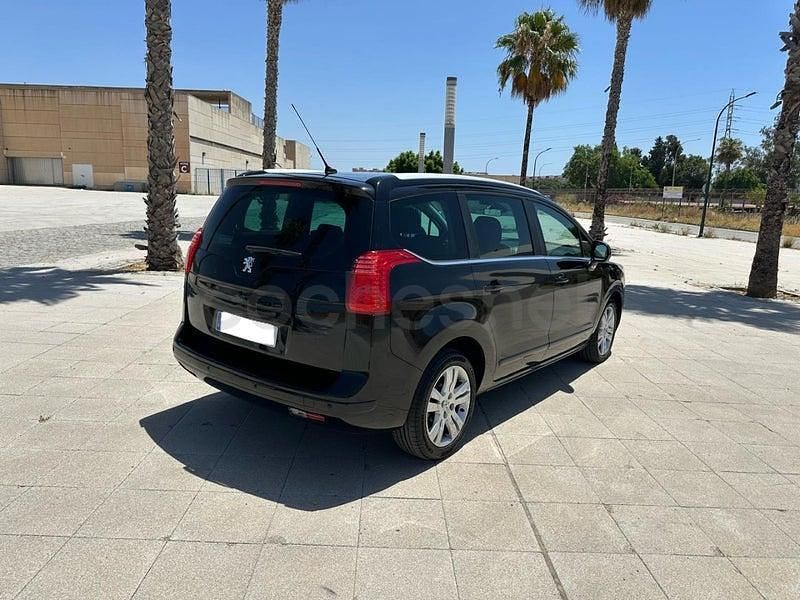 Usado Peugeot 5008 Style 115 CV (84 kW) 2013 Negro Monovolumen