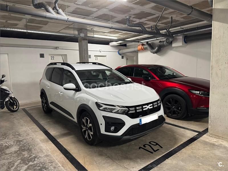 Usado Dacia Jogger Expression 100 CV (73 kW) 2022 Blanco Monovolumen