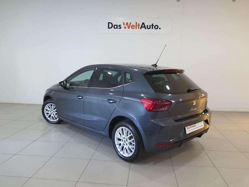 Usado Seat Ibiza 116 CV (85 kW) 2024 Gris Utilitario