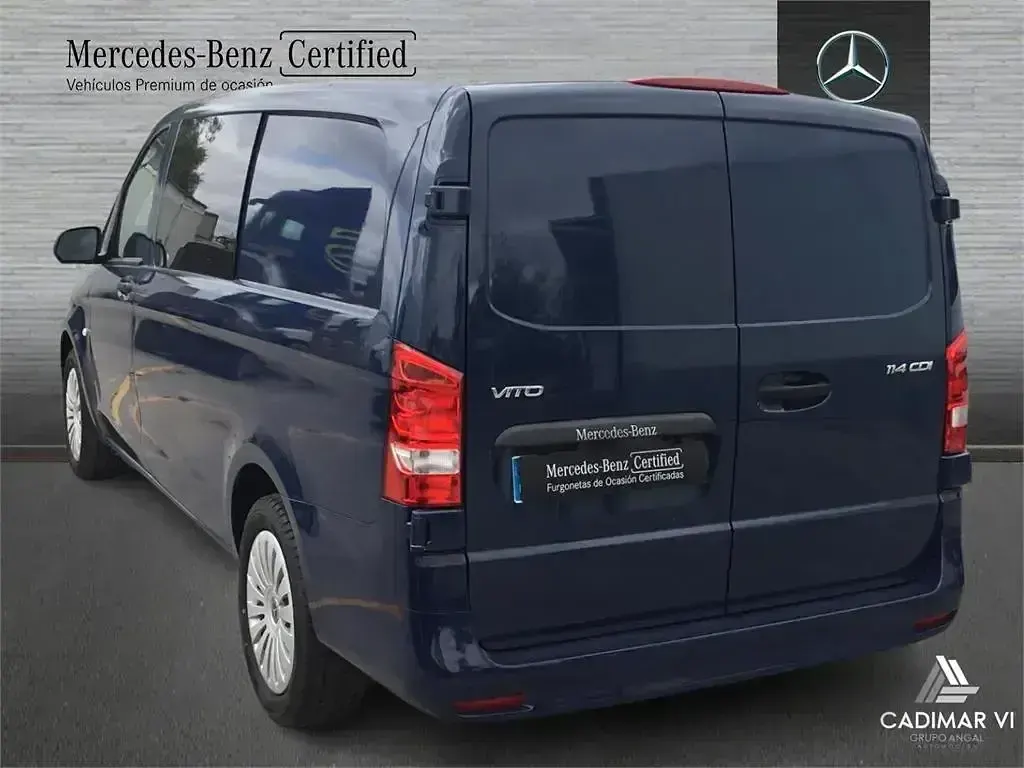 Usado Mercedes Vito 136 CV (100 kW) 2024 Azul Van