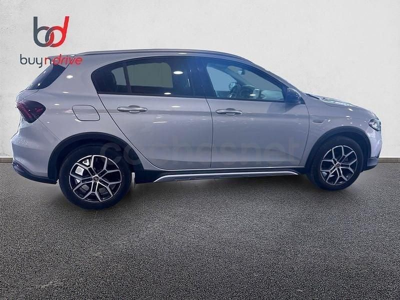 Usado Fiat Tipo Cross 101 CV (74 kW) 2022 Blanco Berlina