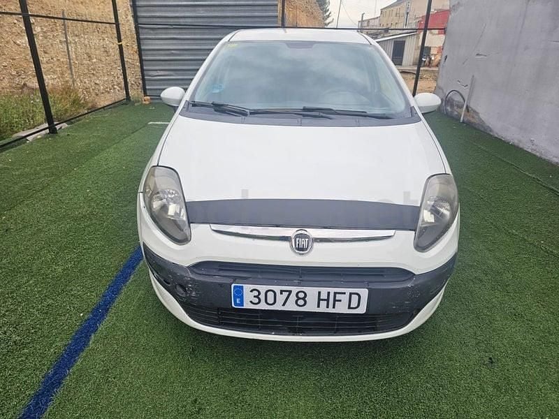 Usado Fiat Punto Active 69 CV (50 kW) 2011 Blanco Utilitario