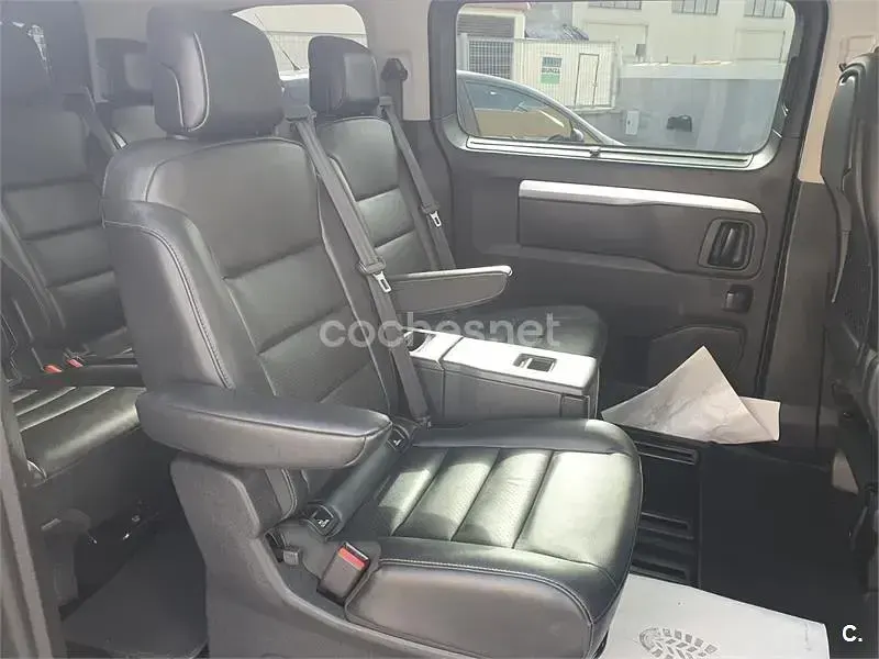 Begagnad Peugeot Traveller Business-Line 180 HK (132 kW) 2020 Grå Minibuss