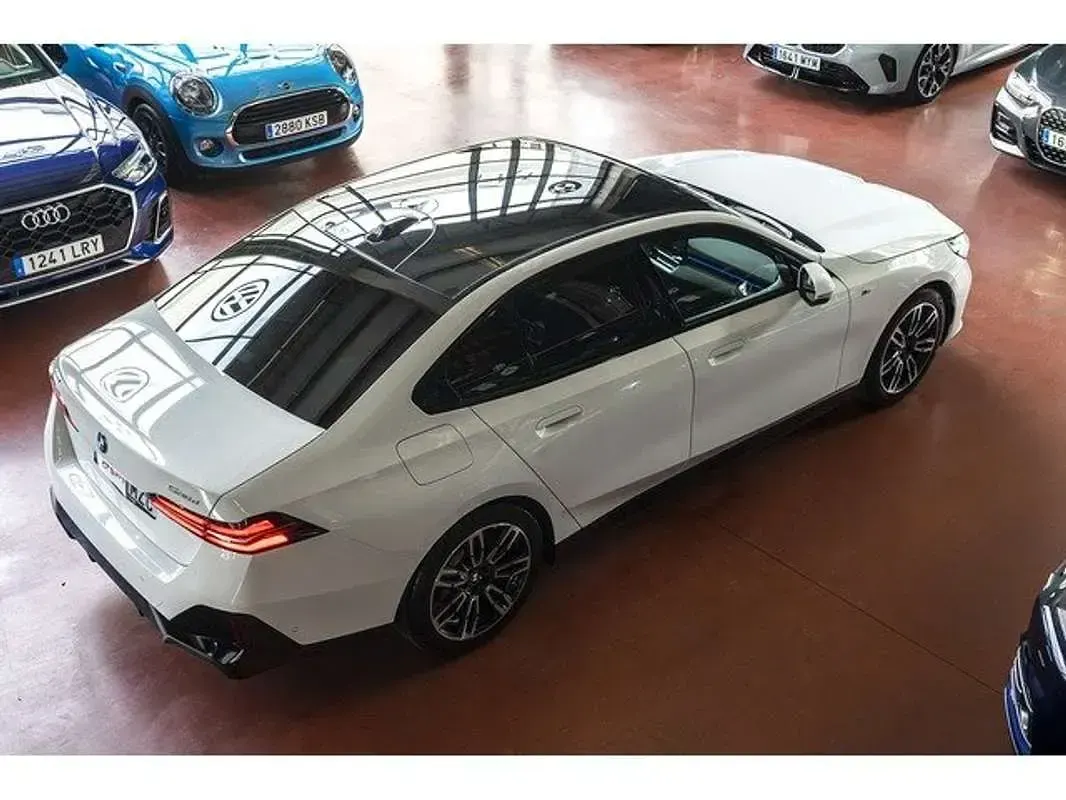 Używany BMW 520 Sport Line 197 KM (144 kW) 2025 Biały Sedan/Limuzyna