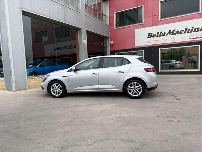 Usado Renault Mégane IV Business 95 CV (69 kW) 2021 Gris Utilitario