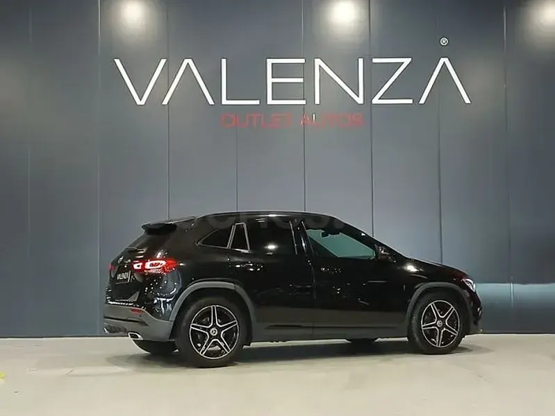 Usado Mercedes GLA200 150 CV (110 kW) 2021 Negro SUV