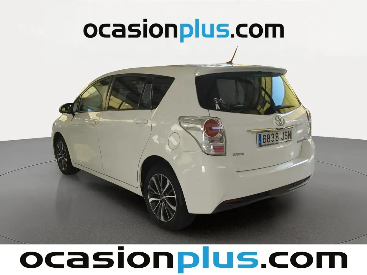 Usado Toyota Verso Advance 132 CV (97 kW) 2016 Blanco Monovolumen