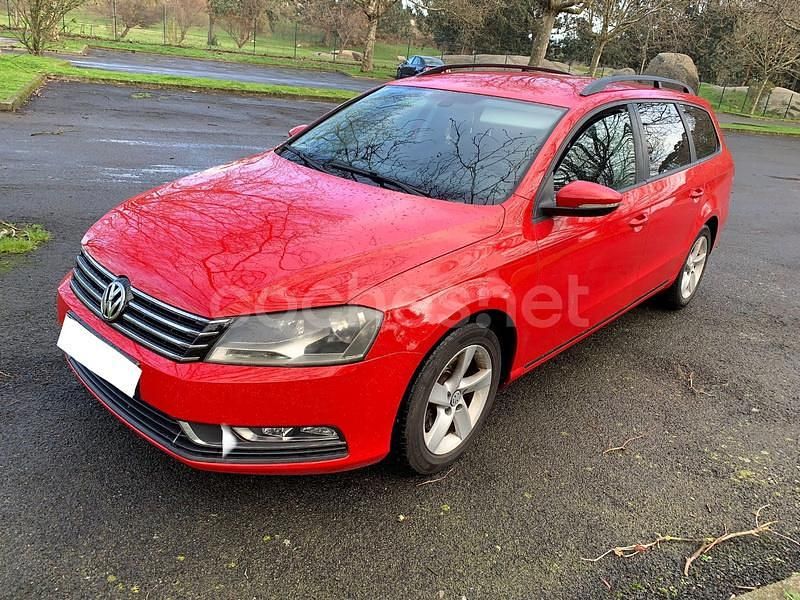 Usado VW Passat Advance 105 CV (77 kW) 2012 Rojo Familiar