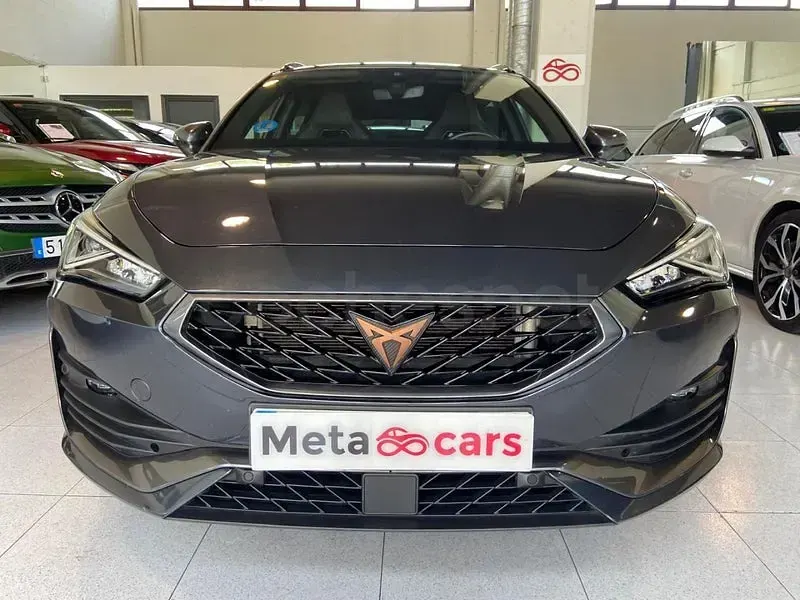 Usado Cupra Leon VZ 245 CV (180 kW) 2021 Gris / plata Familiar