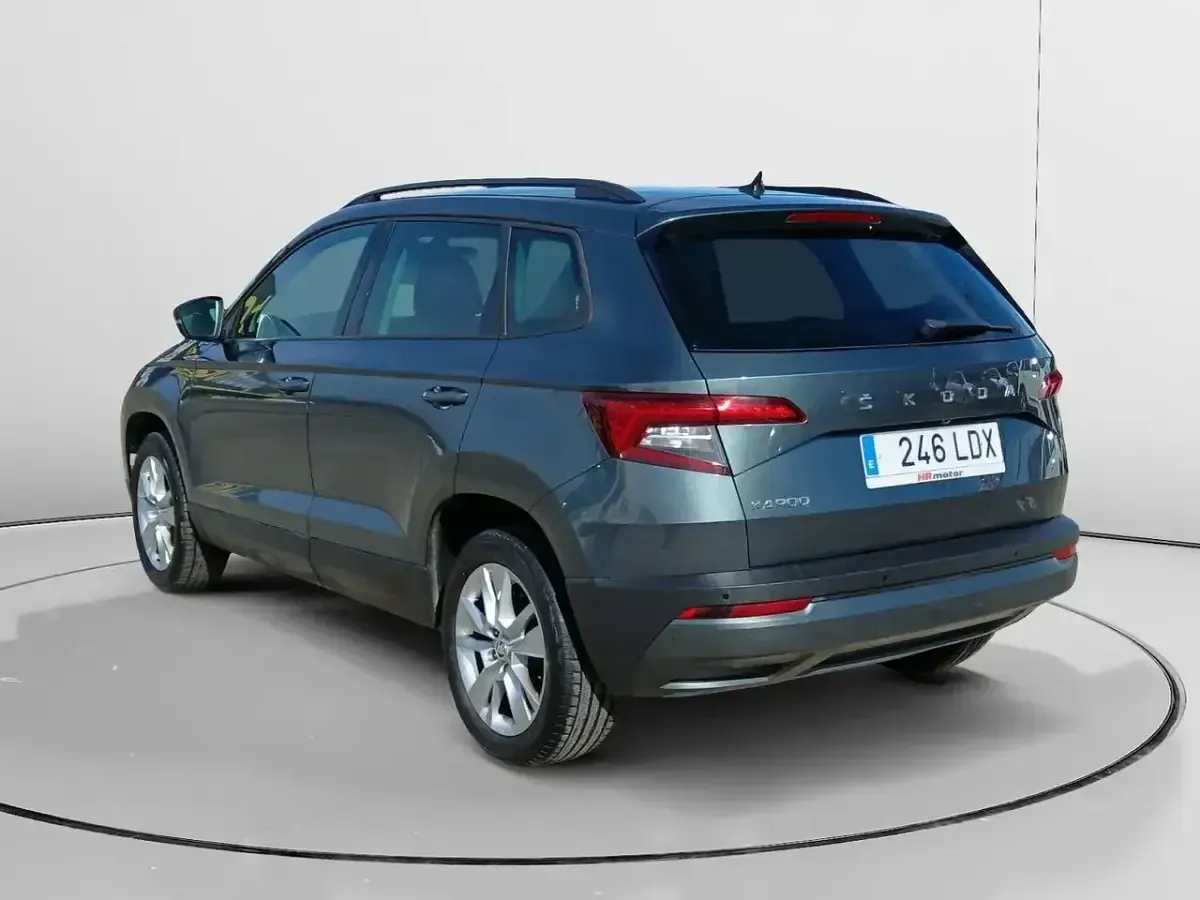Usado Skoda Karoq Ambition 150 CV (110 kW) 2020 Gris SUV