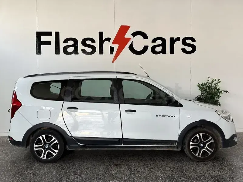 Usado Dacia Lodgy Comfort 116 CV (85 kW) 2021 Blanco Monovolumen