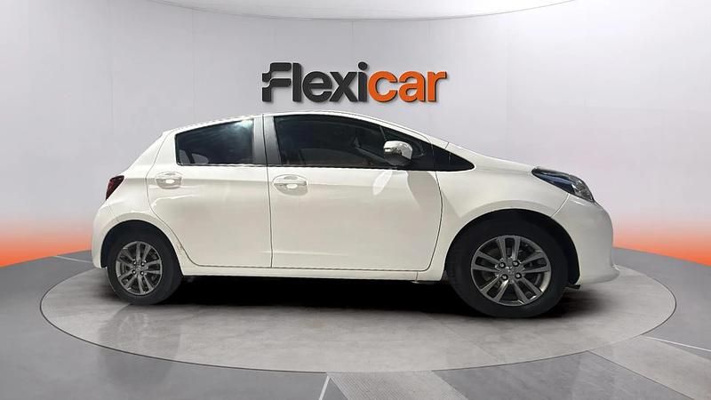 Usado Toyota Yaris Active 69 CV (50 kW) 2016 Blanco Utilitario