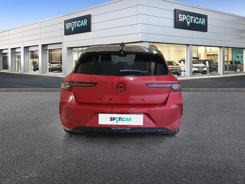 Usado Opel Astra 130 CV (95 kW) 2024 Rojo Berlina