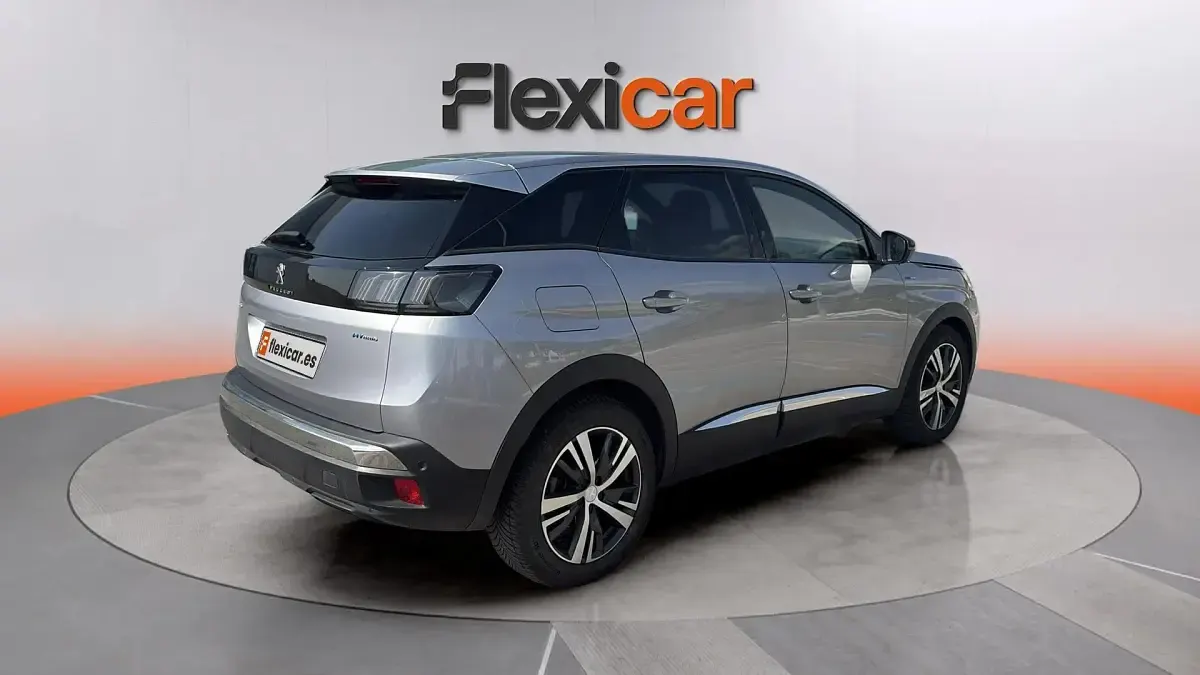 Usado Peugeot 3008 Allure 226 CV (166 kW) 2023 Gris SUV