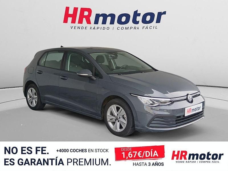 Usado VW Golf VIII Life 110 CV (80 kW) 2024 Gris / plata Berlina