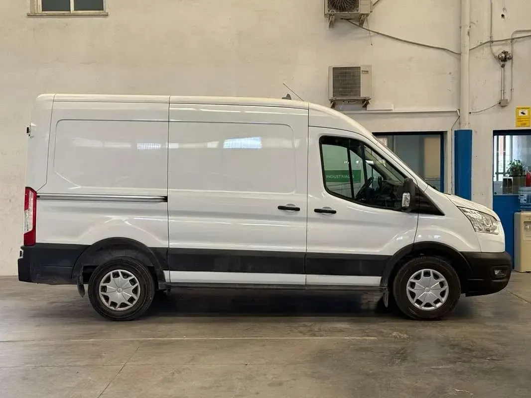 Usado Ford Transit Trend 105 CV (77 kW) 2018 Blanco Van