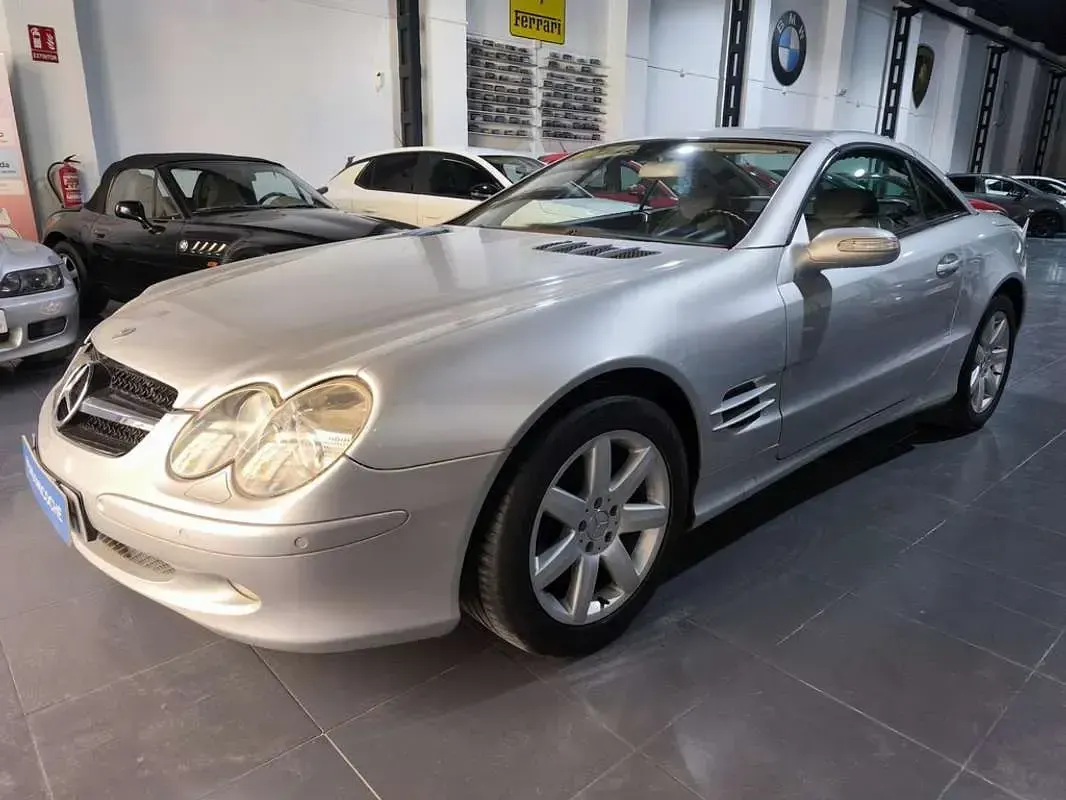 Usado Mercedes SL350 245 CV (180 kW) 2005 Gris Coupe