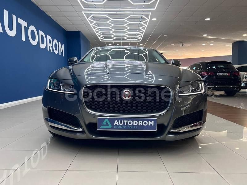 Usado Jaguar XF Prestige 180 CV (132 kW) 2017 Gris / plata Berlina