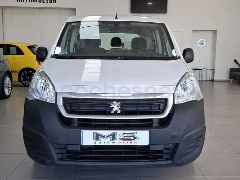 Usado Peugeot Partner Tepee Access 100 CV (73 kW) 2018 Blanco Monovolumen